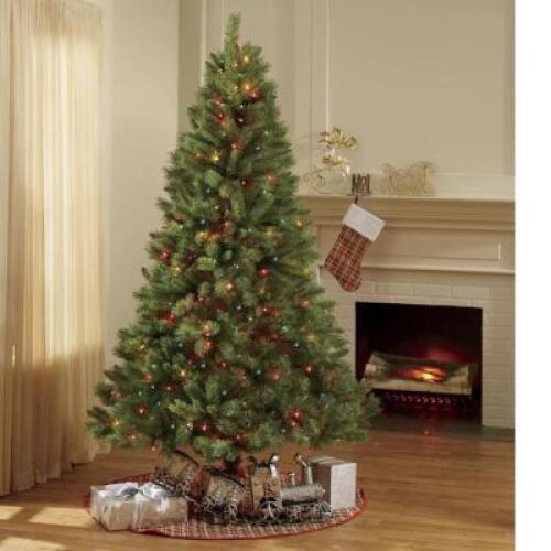 Pre-Lit Traditional Tree - White Lights