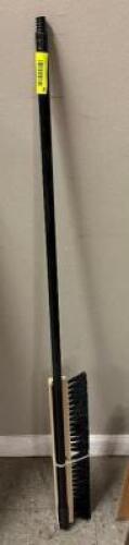 18" DRIVEWAY COATER BRUSH
