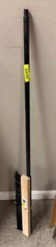 18" DRIVEWAY COATER BRUSH