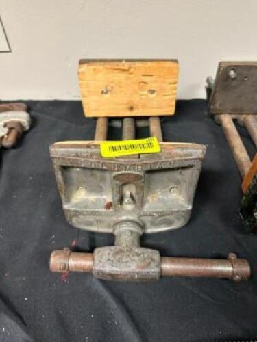 COLUMBIAN 7" BENCH VISE