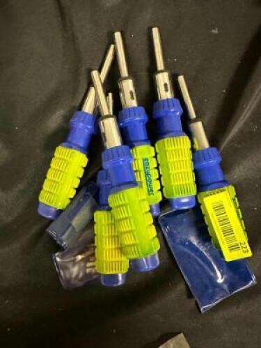 ASSORTED INTERCHANGEABLE BIT SCREWDRIVERS