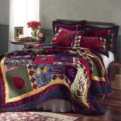 Velveted Dreams Quilt - (QUEEN)