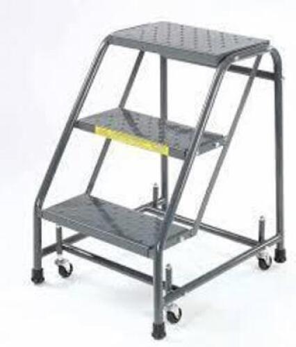 DESCRIPTION: (1) STEP LADDER BRAND/MODEL: BALLYMORE #318P INFORMATION: SEE INSPECTION RETAIL$: $427.00 EA QTY: 1