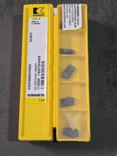 DESCRIPTION: (20) CARBIDE GROOVING INSERTS BRAND/MODEL: KENNAMETAL A3G0400M4SP08DF KC5025 RETAIL$: $402.20 QTY: 20
