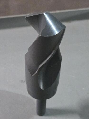 DESCRIPTION: (1) REDUCED SHANK DRILL BIT BRAND/MODEL: VC 01341320 SIZE: 1-1/2" DIA 1/2" SD RETAIL$: $130.57 QTY: 1