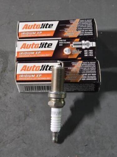 DESCRIPTION: (8) IRIDIUM XP SPARK PLUGS BRAND/MODEL: AUTOLITE XP5325 RETAIL$: $83.92 QTY: 8