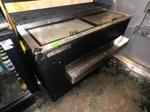 DESCRIPTION TRUE 50" TWO WELL HORIZONTAL BOTTLE BOX W/ SPEED RAIL ON FRONT. BRAND / MODEL: TRUE TD-50-18 ADDITIONAL INFORMATION SN# 2474426, 115 VOLT,