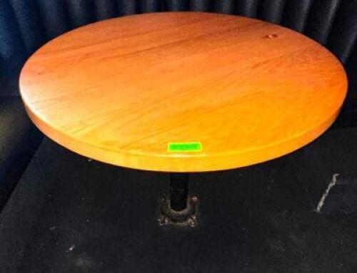 DESCRIPTION 38" HARDWOOD TABLE TOP W/ FLOOR MOUNTED HEAVY DUTY BASE. SIZE 38" R LOCATION MAIN BAR QTY 1
