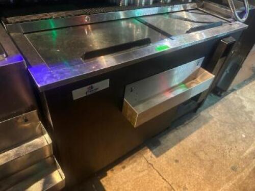 DESCRIPTION 50" TWO WELL HORIZONTAL BOTTLE BOX. ADDITIONAL INFORMATION 115 VOLT, 1 PHASE. ON AND WORKING. CONTENTS ARE NOT INCLUDED. LOCATION BACK BAR