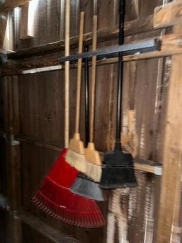 DESCRIPTION (2) DUST PANS AND (1) LOT OF ASSORTED BROOMS. THIS LOT IS: ONE MONEY LOCATION OUTSIDE QTY 1
