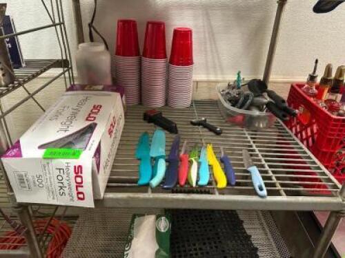DESCRIPTION CONTENTS OF SHELF - ASSORTED SMALL WARES. THIS LOT IS: ONE MONEY LOCATION KITCHEN QTY 1