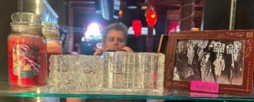 DESCRIPTION (4) GLASS CANDLE HOLDERS AND (1) PICTURE FRAME THIS LOT IS: ONE MONEY LOCATION MAIN BAR QTY 1