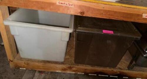 DESCRIPTION (2) 13 GALLON PLASTIC CONTAINERS THIS LOT IS: ONE MONEY LOCATION WAREHOUSE QTY 1