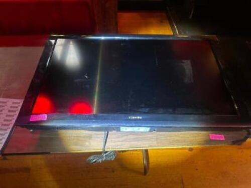 DESCRIPTION TOSHIBA 40 FLAT SCREEN TV BRAND / MODEL: TOSHIBA LOCATION MAIN BAR QTY 1