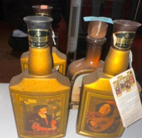 DESCRIPTION (1) LOT OF 4 ASSORTED COLLECTABLE BOTTLES AND DECANTERS. ADDITIONAL INFORMATION EMPTY THIS LOT IS: ONE MONEY LOCATION MAIN BAR QTY 1