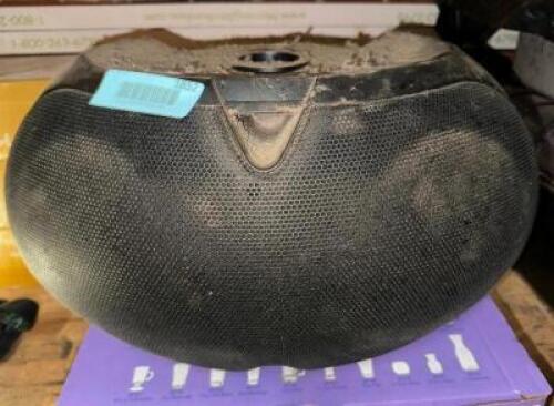 DESCRIPTION (5) OUTDOOR COMMERCIAL SPEAKERS. ADDITIONAL INFORMATION SELLER INDICATED WERE IN WORKING ORDER 5 YEARS AGO. SOLD AS IS. THIS LOT IS: SOLD