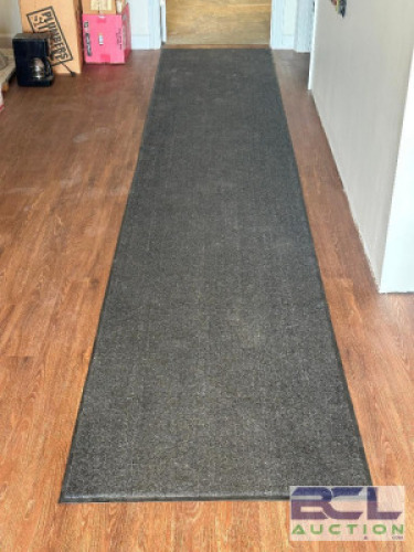 FLOOR MAT