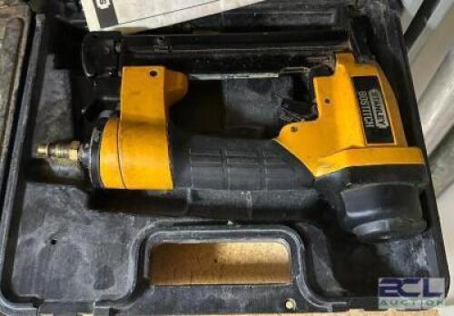 PNEUMATIC STAPLER