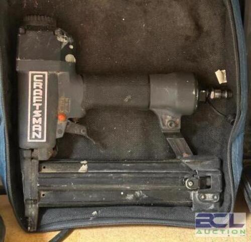 PNEUMATIC STAPLER
