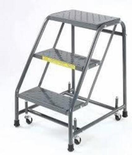 DESCRIPTION: (1) STEP LADDER BRAND/MODEL: BALLYMORE #318P INFORMATION: SEE INSPECTION SIZE: 28 1/2" TOP STEP HEIGHT RETAIL$: $427.00 EA QTY: 1