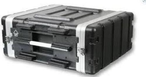 DESCRIPTION: (1) MULTICOMP RACK FLIGHT CASE BRAND/MODEL: MCM #555-13140 INFORMATION: BLACK CARRY CASE WITH SILVER ACCENTS AND HARDWARE SIZE: LARGE RET