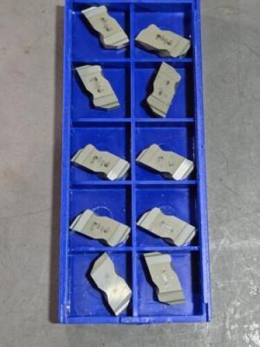 DESCRIPTION: (30) CARBIDE GROOVING INSERTS BRAND/MODEL: CARBIDE FORM MASTERS QTY: 30