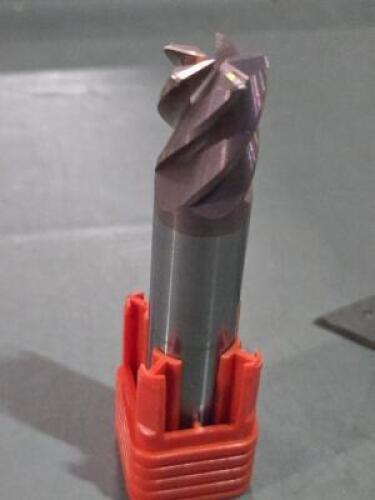 DESCRIPTION: (1) SOLID CARBIDE SQ END MILL BRAND/MODEL: FULLERTON 37655 SIZE: 5/8" DIA RETAIL$: $167.99 QTY: 1