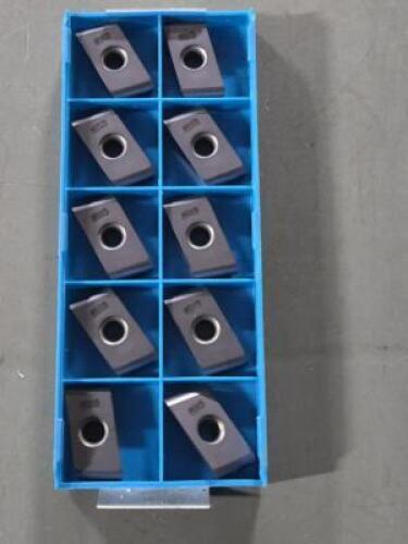 DESCRIPTION: (10) CARBIDE MILLING INSERTS BRAND/MODEL: INGERSOLL CDE444L002 IN2015 RETAIL$: $256.60 QTY: 10