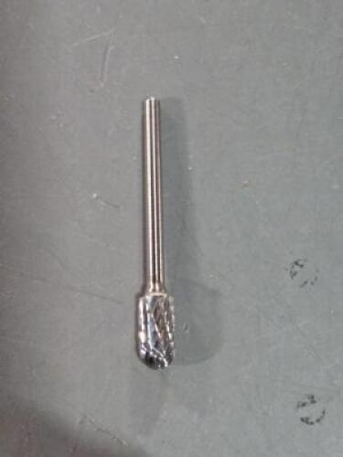 DESCRIPTION: (2) SOLID CARBIDE CYLINDER WITH RADIUS BURR BRAND/MODEL: ATRAX 85282184 SIZE: 1/4" CUT 1/8" SD RETAIL$: $28.88 QTY: 2