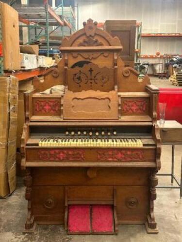 ANTIQUE VICTORIAN PARLOR PUMP ORGAN