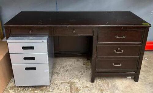 4-DRAWER DESK WITH FILE CABINET