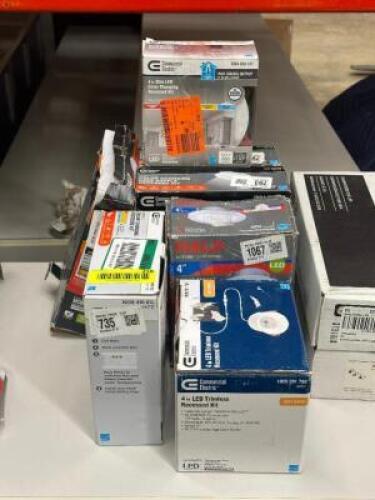 LARGE GROUP OF ASSORTED LIGHTING