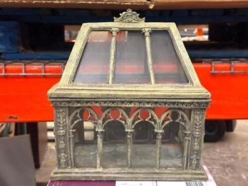 DECORATIVE BOX