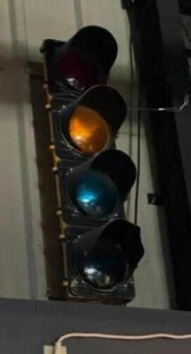 FOUR GROUP STOPLIGHT