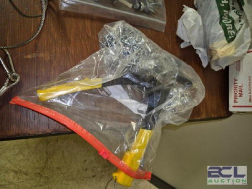 1 - Bag of Rivets and Rivet Gun #377