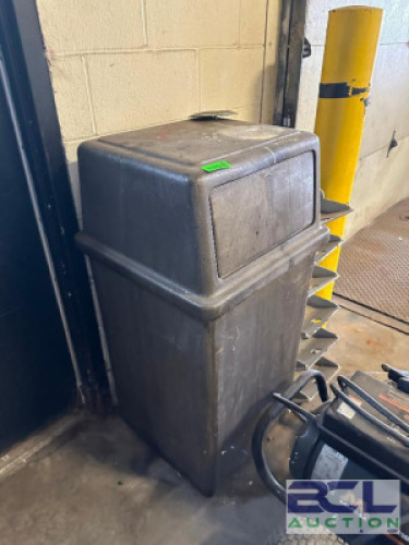 TRASH CAN