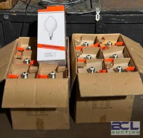 (11) 1000W E45 METAL HALIDE LAMPS