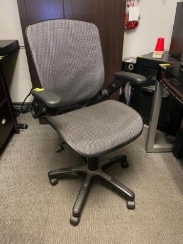 OFFICE CHAIR