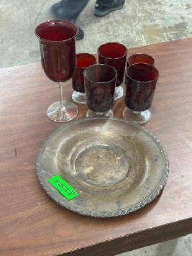 ASSORTED GLASSWARE AND PLATE