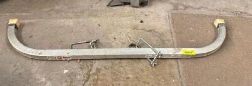 ALUMINUM SIDING LADDER BRACE.