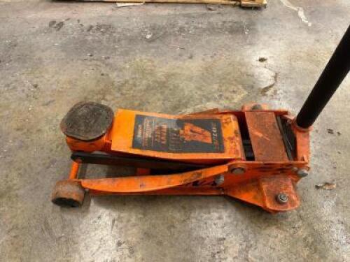 DAYTON 4 TON AUTO JACK.