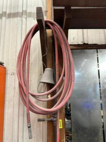 30' SECTION OF HEAVY DUTY 3/8" AIR HOSE.