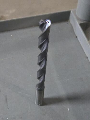 DESCRIPTION: (2) SOLID CARBIDE JOBBER DRILL BIT BRAND/MODEL: EMUGE TA223344.1110 SIZE: 11.1mm RETAIL$: $525.39 QTY: 2