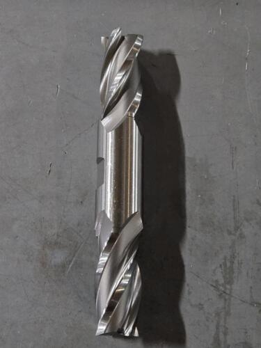 DESCRIPTION: (2) DE HSS SQ END MILL BRAND/MODEL: HERTEL 41117714 SIZE: 15/16" DIA 1-7/8" LOC RETAIL$: $215.56 QTY: 2