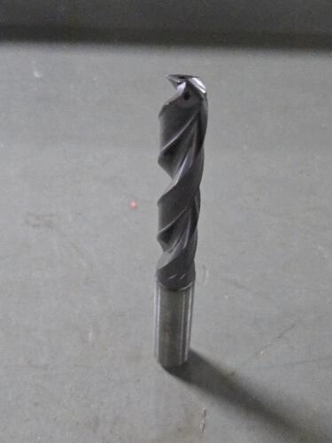 DESCRIPTION: (1) SOLID CARBIDE JOBBER DRILL BITS BRAND/MODEL: EMUGE TA213344.0953 SIZE: 9.53mm RETAIL$: $214.89 QTY: 1