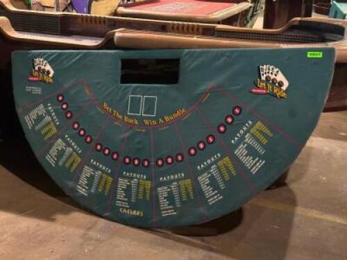 POKER TABLE WITH FOLDING LEGS