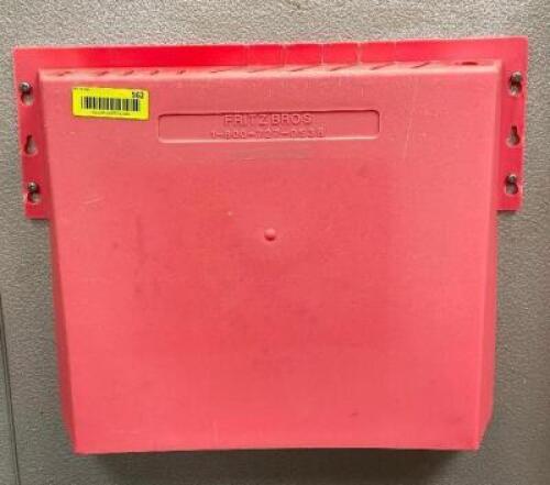 WALL MOUNTED PLASTIC KNIFE RACK