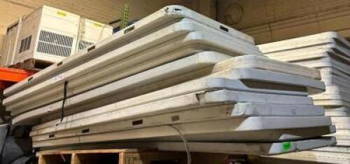 (14) 8' FOLDING TABLES