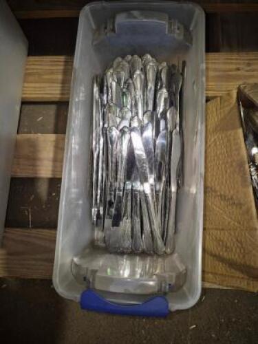 1 - Box of knives #478