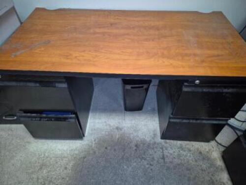 1 - Desk #892